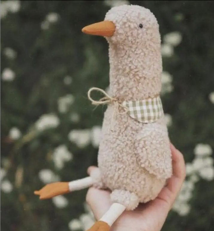 13" Folksy Chick